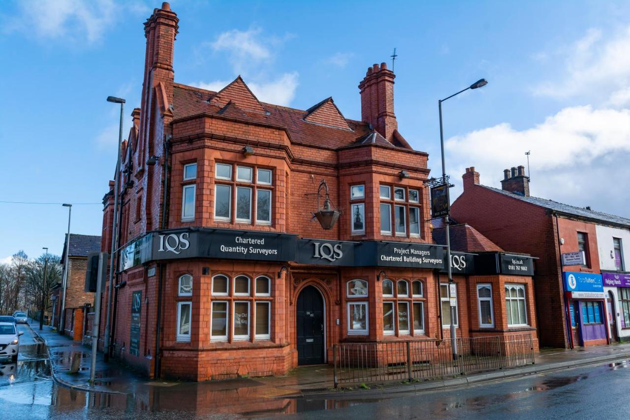 Apartment No 1 - The Old Red King Pub, Whitefield, Манчестър Екстериор снимка